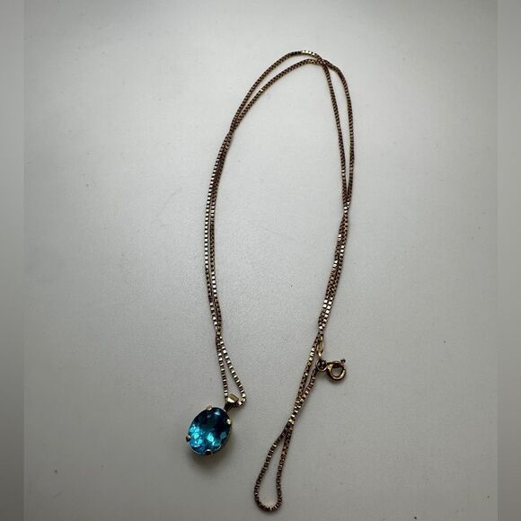 22" 14k YG box chain andā9x11mm oval cut Blue Topaz 14kt YG pendant necklace! - Picture 6 of 14